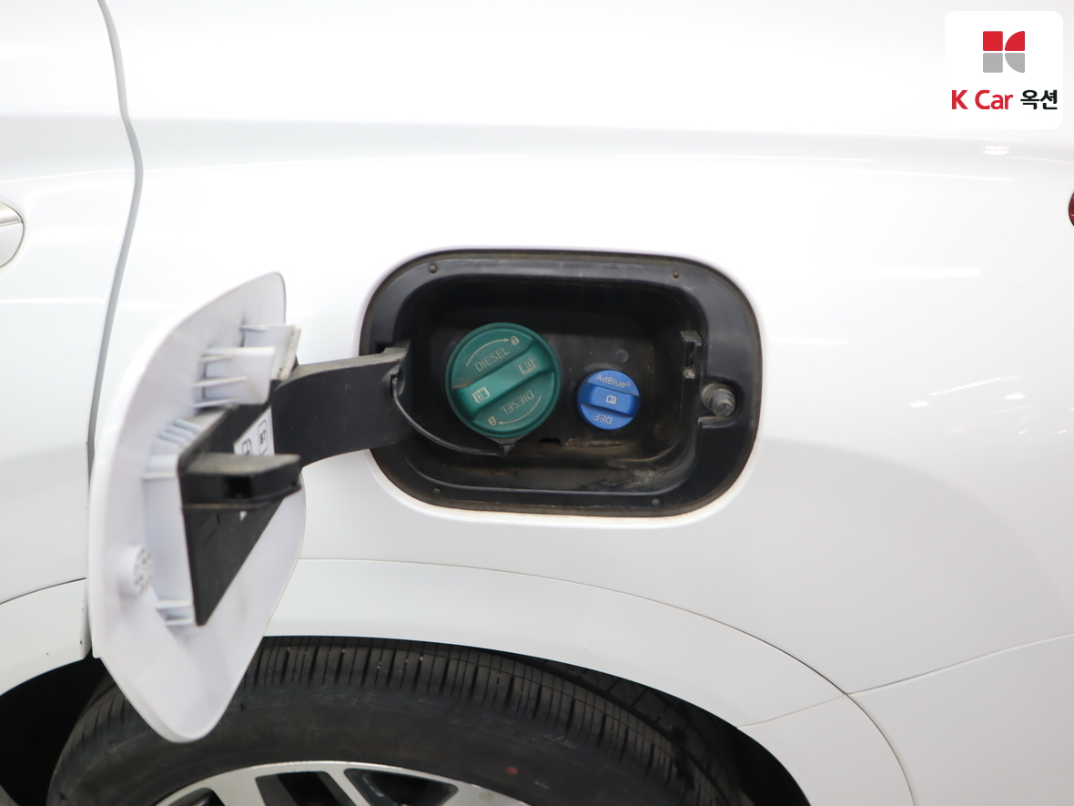 Hyundai Santa Fe 2023 - Image 24