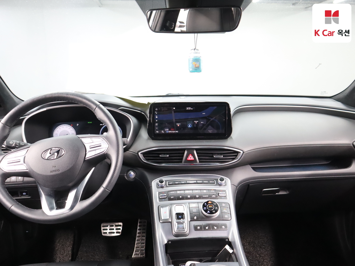 Hyundai Santa Fe 2023 - Image 3