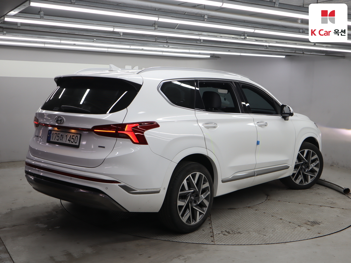 Hyundai Santa Fe 2023 - Image 2