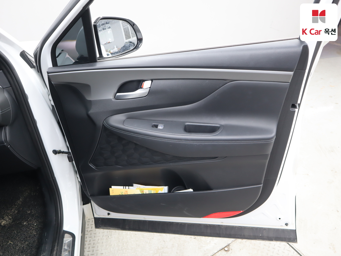 Hyundai Santa Fe 2023 - Image 30