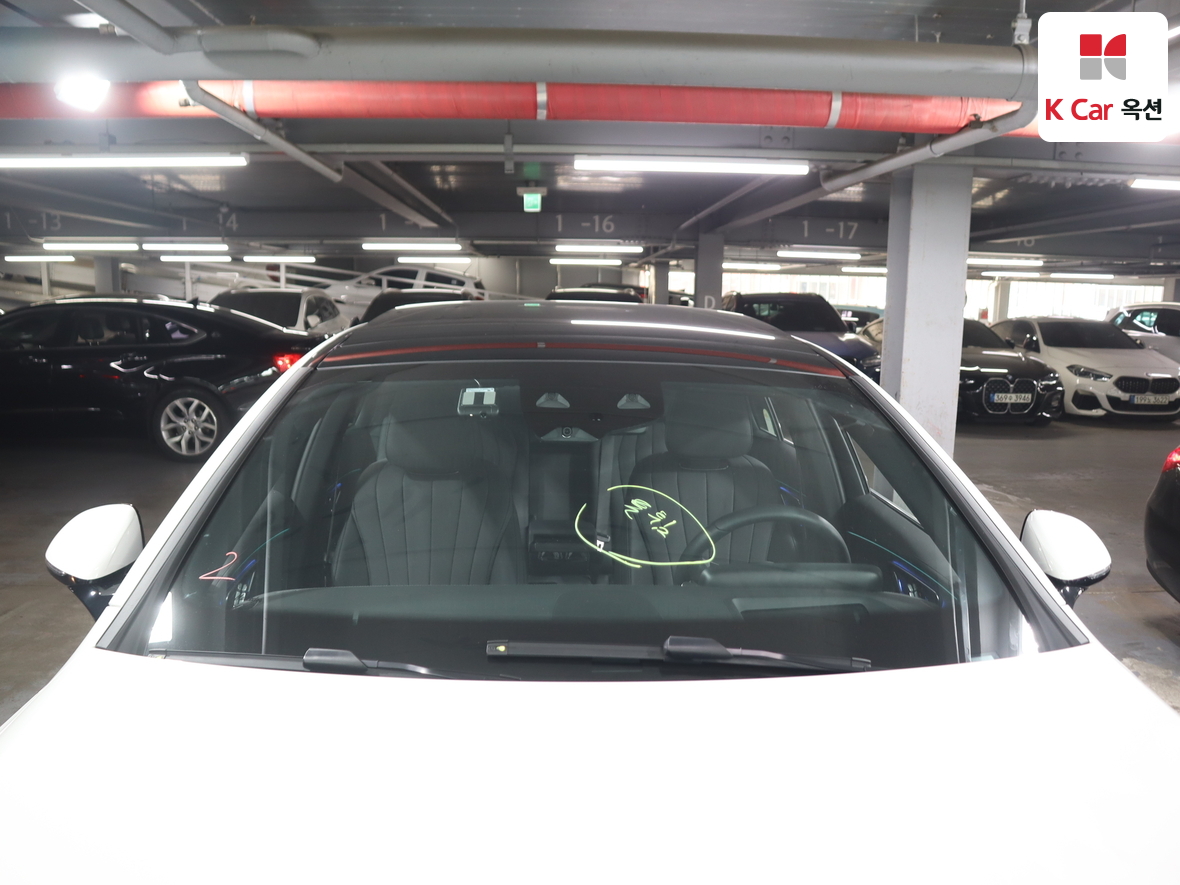 Mercedes-Benz E-Class 2025 - Image 36