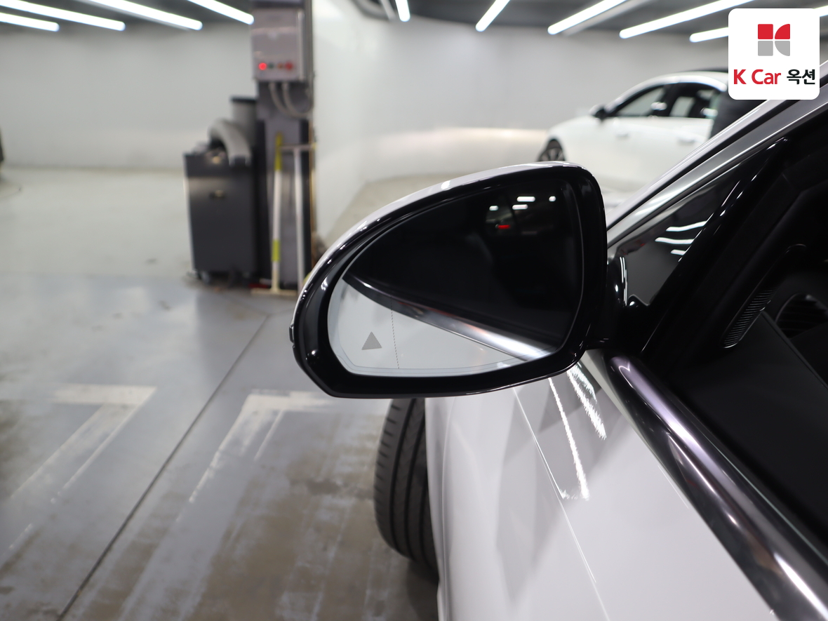 Mercedes-Benz E-Class 2025 - Image 22