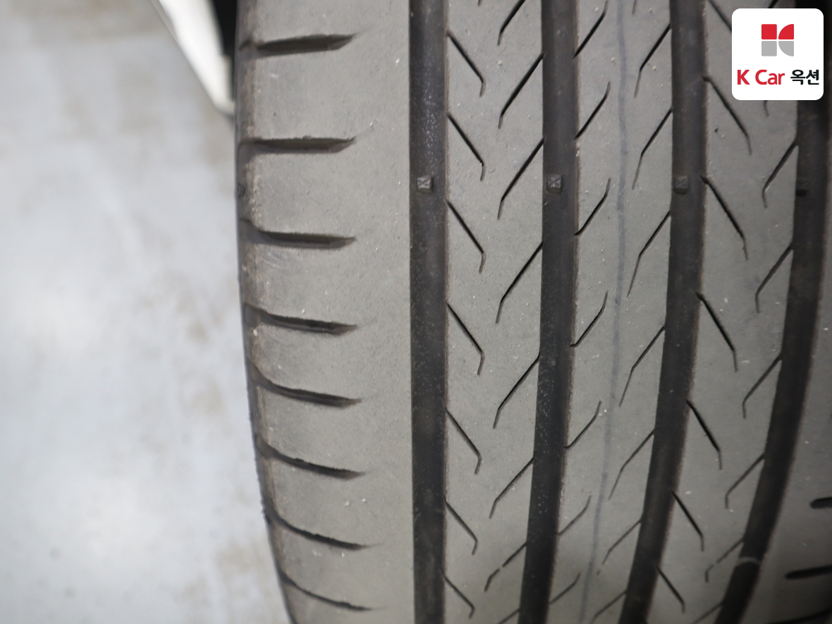 Mercedes-Benz E-Class 2025 - Image 33