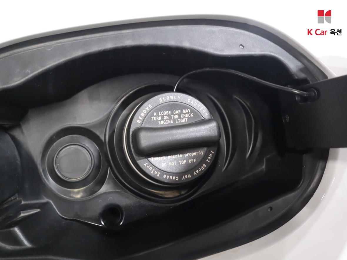 Mercedes-Benz E-Class 2025 - Image 25