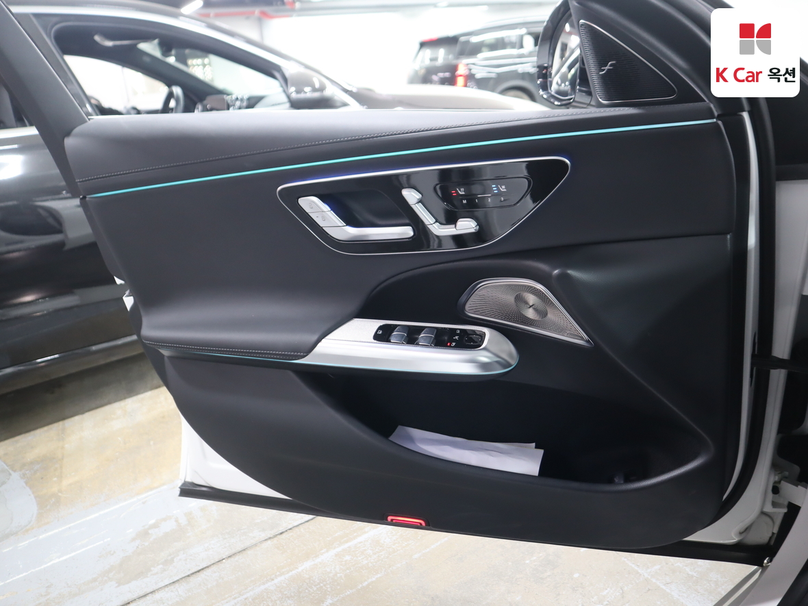 Mercedes-Benz E-Class 2025 - Image 8