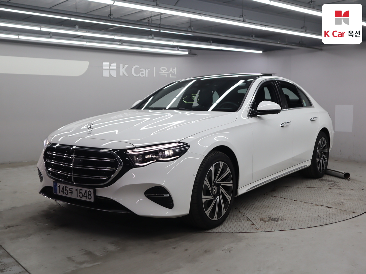 Mercedes-Benz E-Class 2025 - Image 1