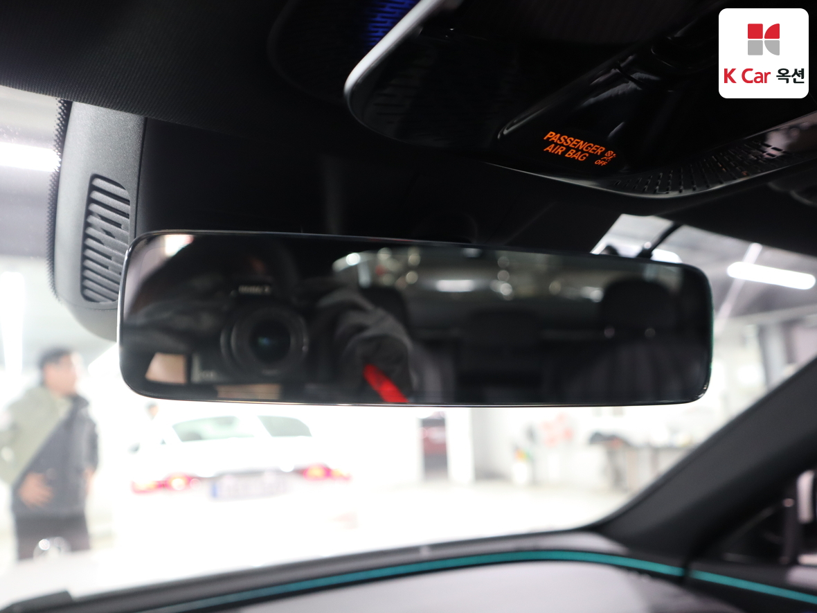 Mercedes-Benz E-Class 2025 - Image 13