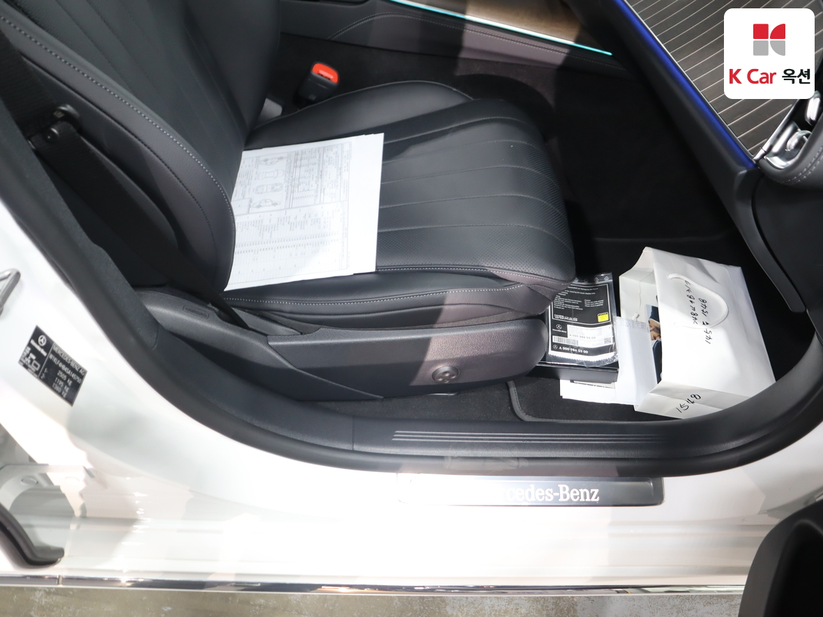 Mercedes-Benz E-Class 2025 - Image 31