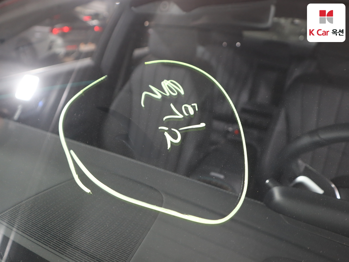 Mercedes-Benz E-Class 2025 - Image 35