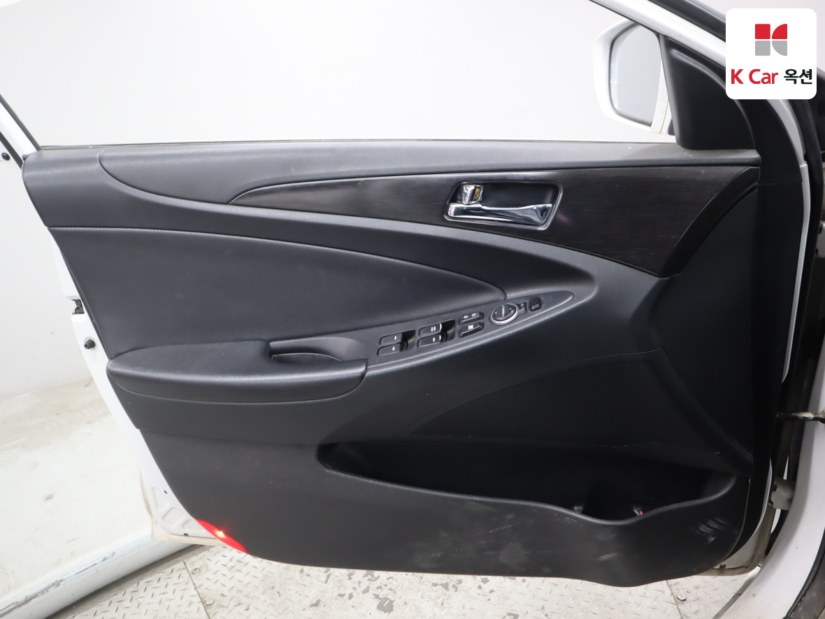 Hyundai Sonata 2014 - Image 8