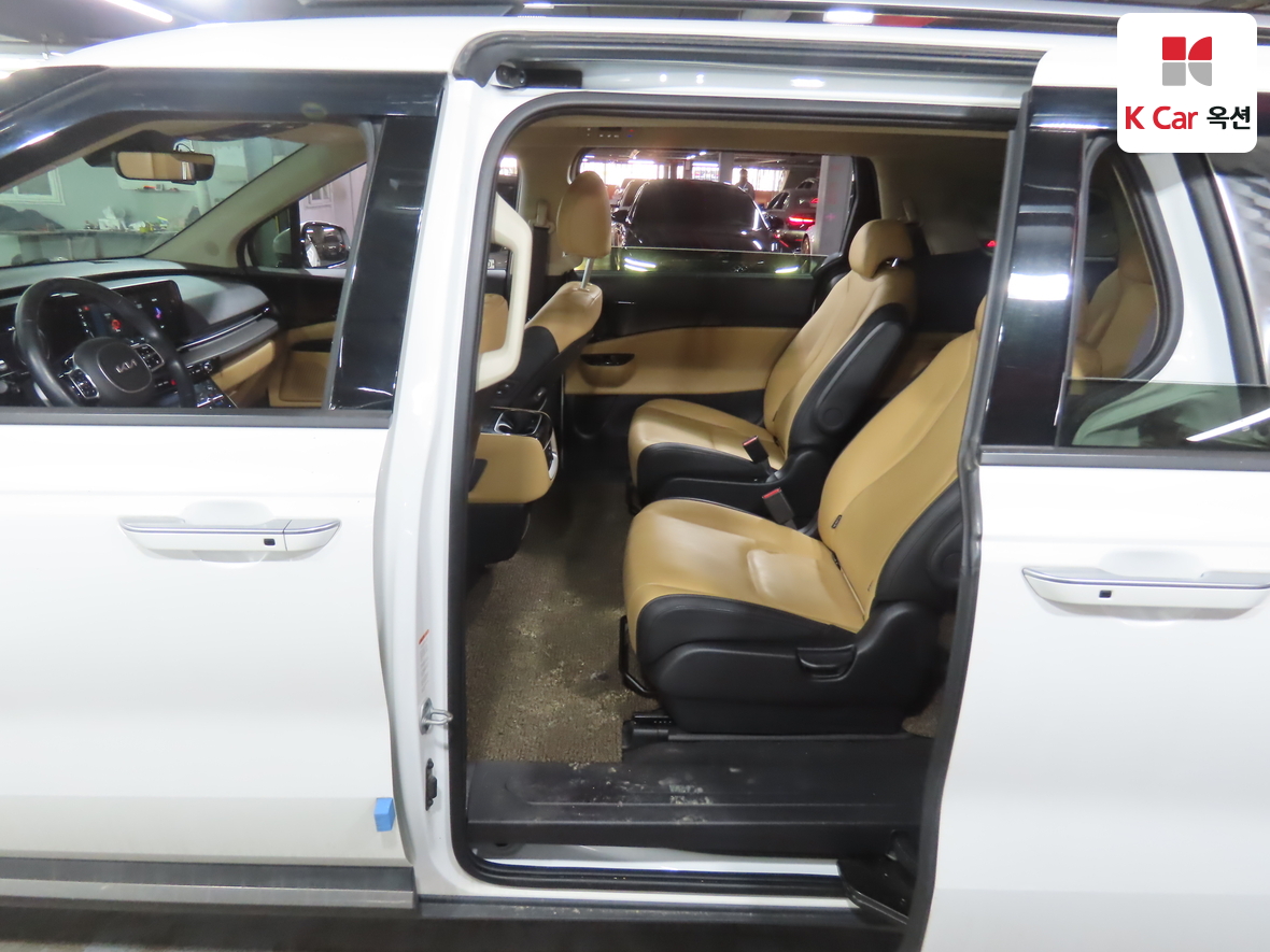 Kia Carnival 2022 - Image 21