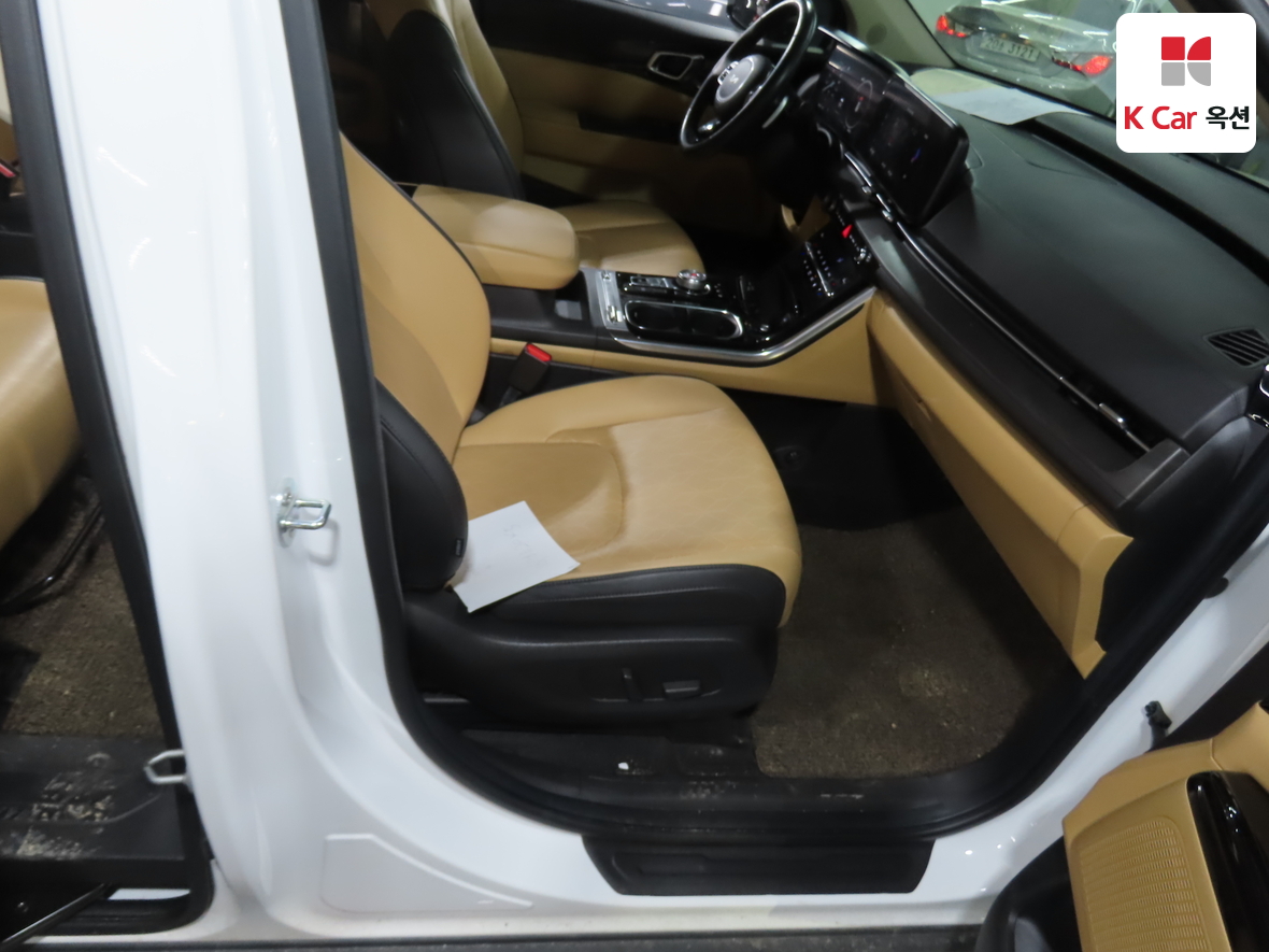 Kia Carnival 2022 - Image 27