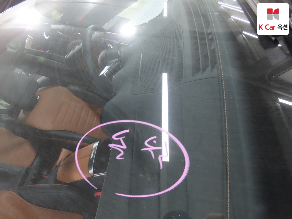 Mercedes-Benz C-Class 2025 - Image 36