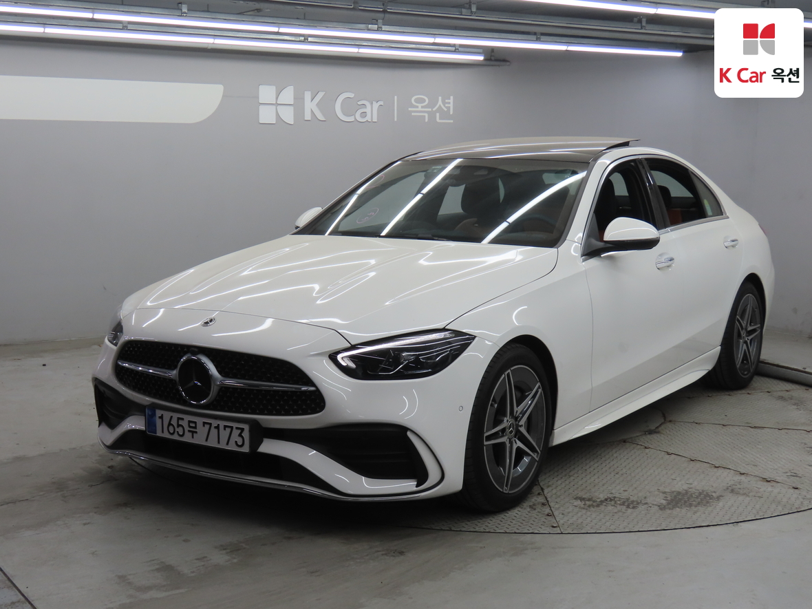 Mercedes-Benz C-Class 2025 - Image 1