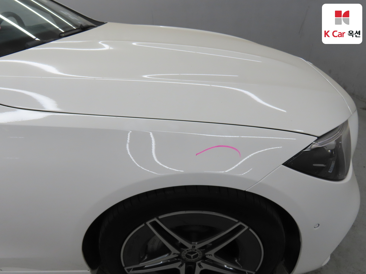 Mercedes-Benz C-Class 2025 - Image 37