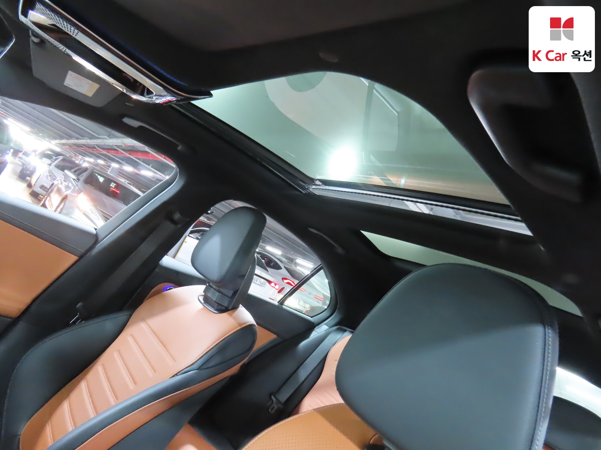 Mercedes-Benz C-Class 2025 - Image 21