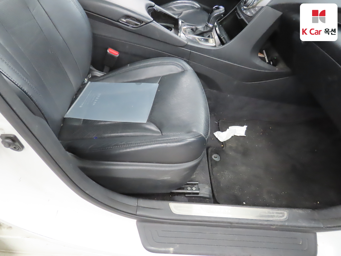 Hyundai AZERA 2013 - Image 32