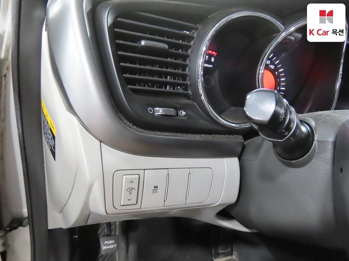 كيا K5 2011 - صورة 9