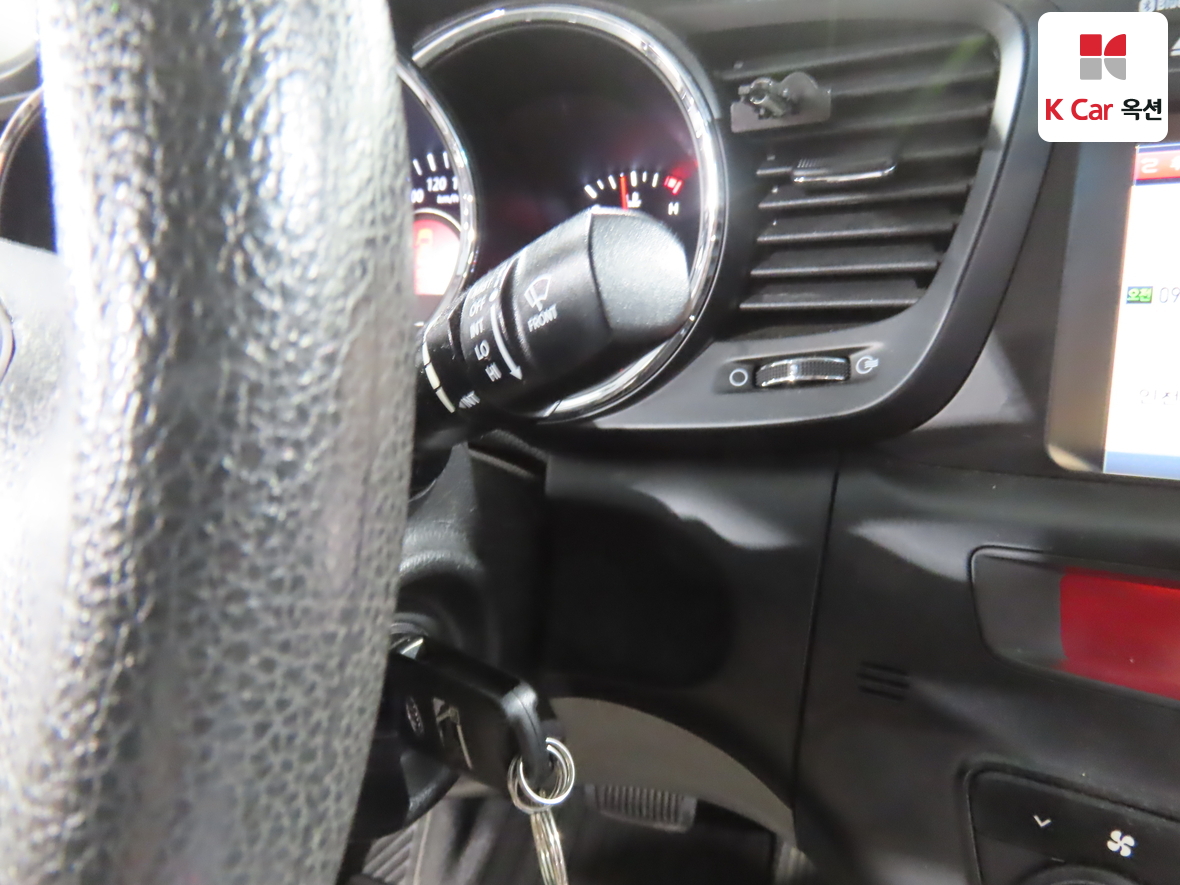 كيا K5 2011 - صورة 11