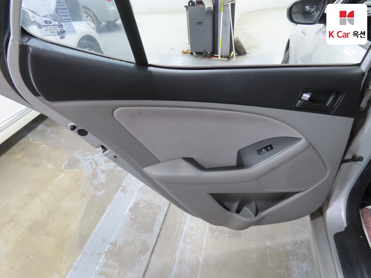 كيا K5 2011 - صورة 21