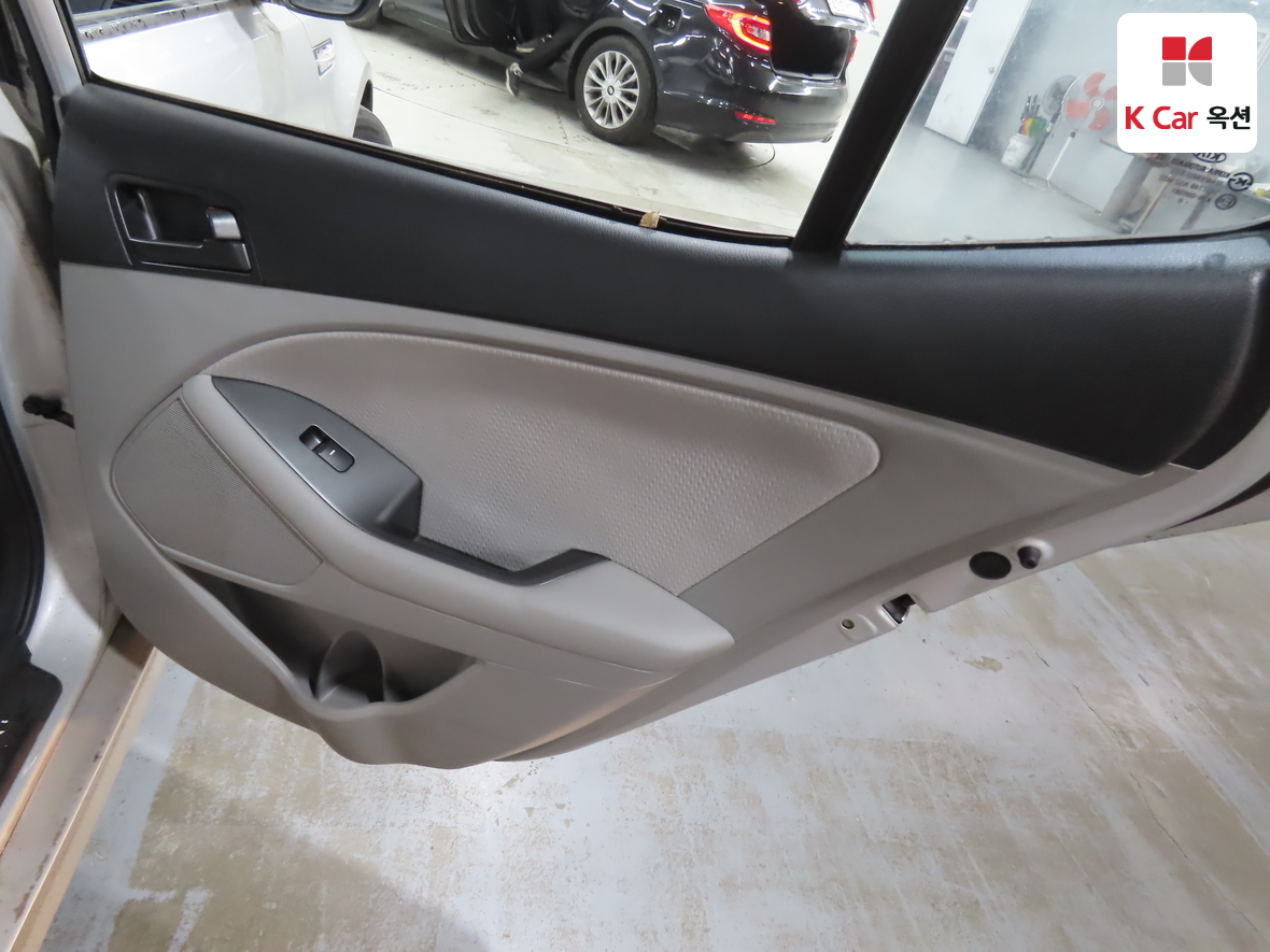 كيا K5 2011 - صورة 25