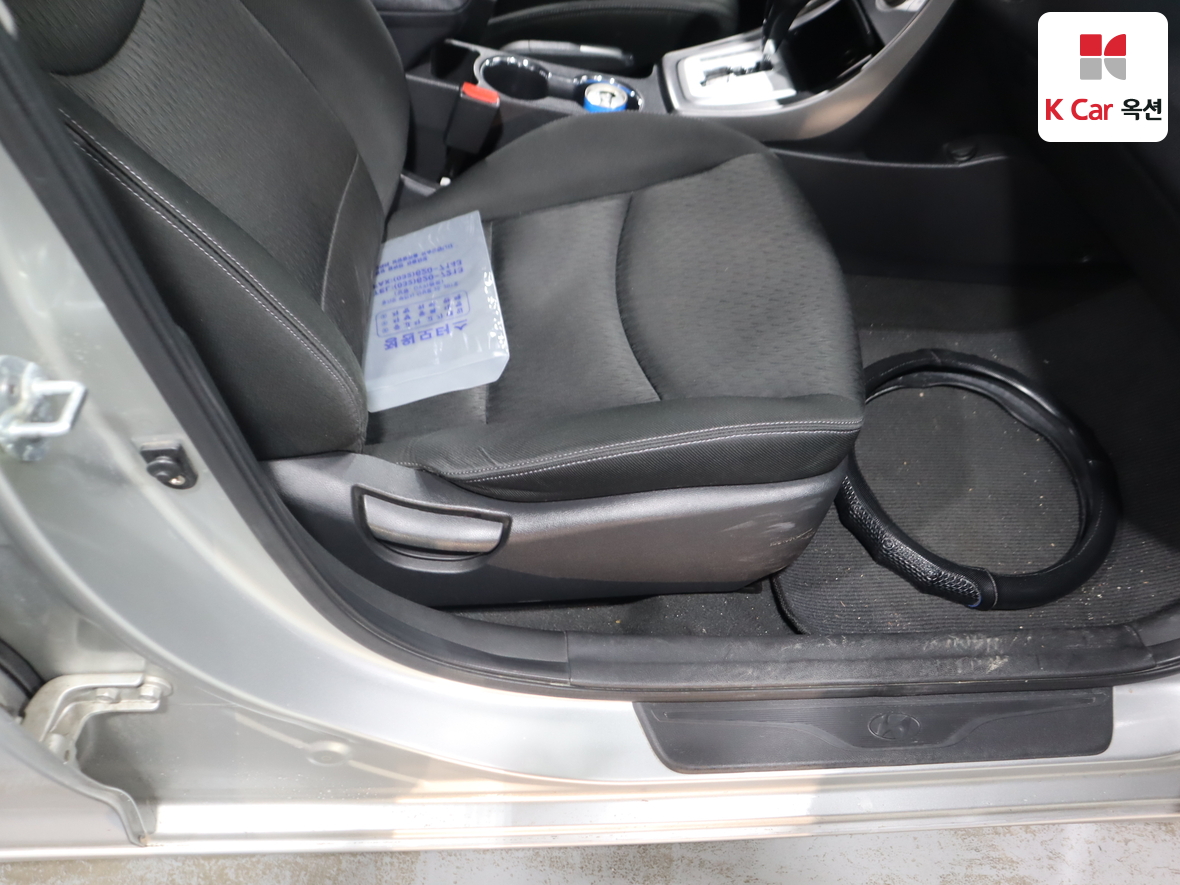 هيونداي إلانترا 2012 - صورة 29