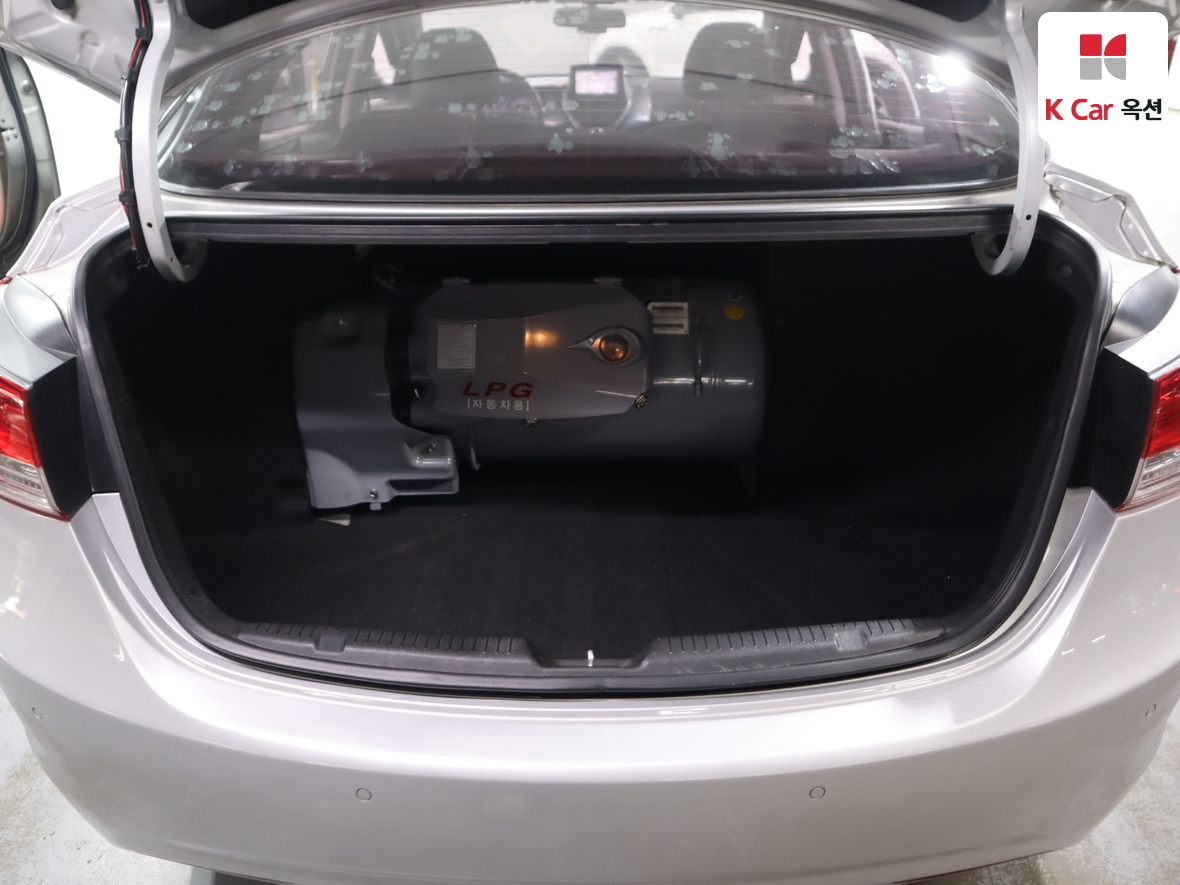 هيونداي إلانترا 2012 - صورة 25