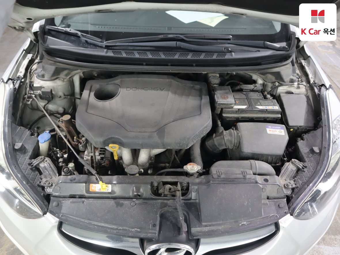 هيونداي إلانترا 2012 - صورة 32