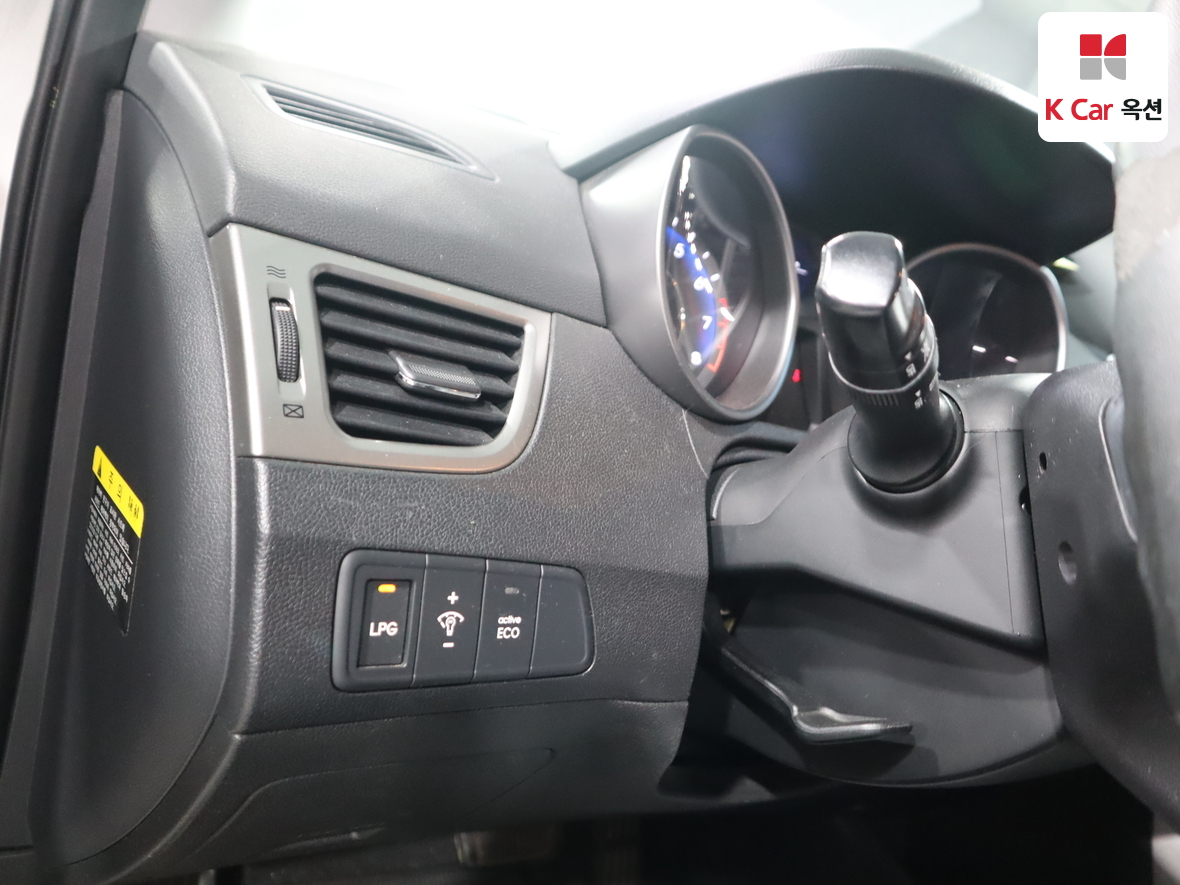 هيونداي إلانترا 2012 - صورة 9