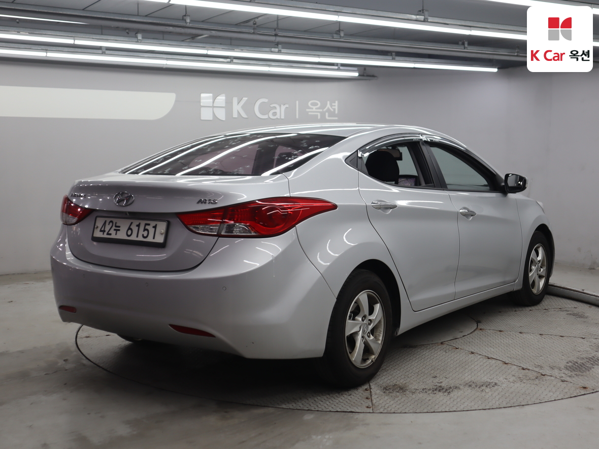 هيونداي إلانترا 2012 - صورة 2