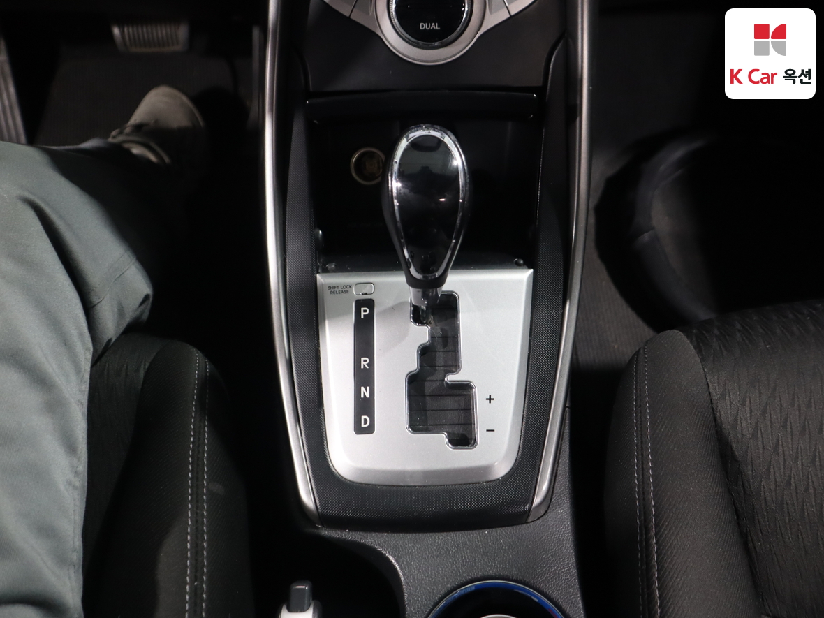 هيونداي إلانترا 2012 - صورة 17