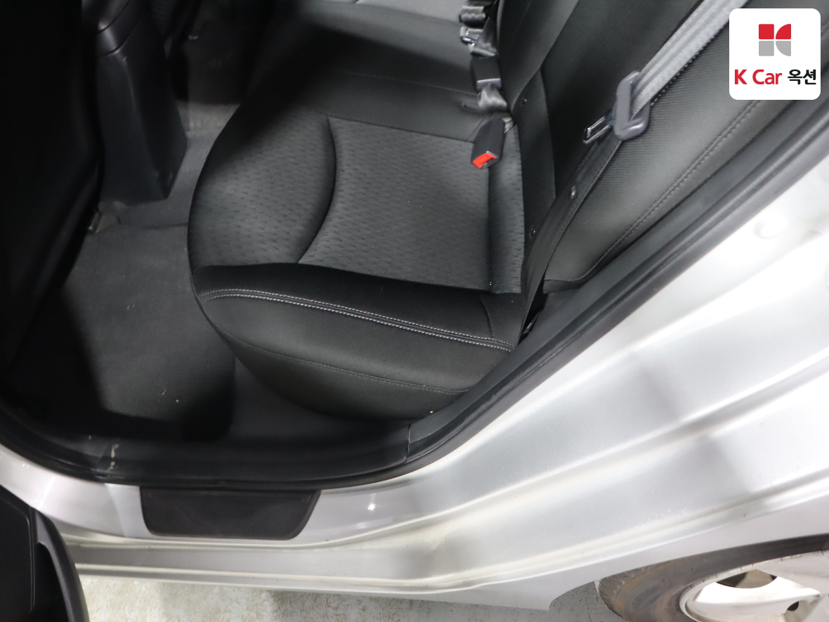 هيونداي إلانترا 2012 - صورة 23