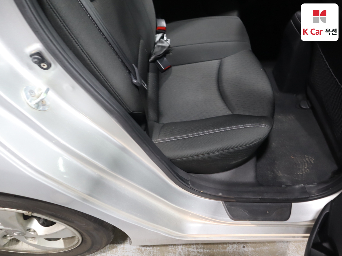 هيونداي إلانترا 2012 - صورة 27