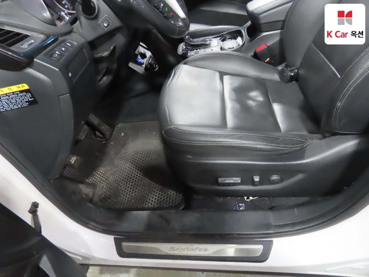 Hyundai Santa Fe 2013 - Image 18