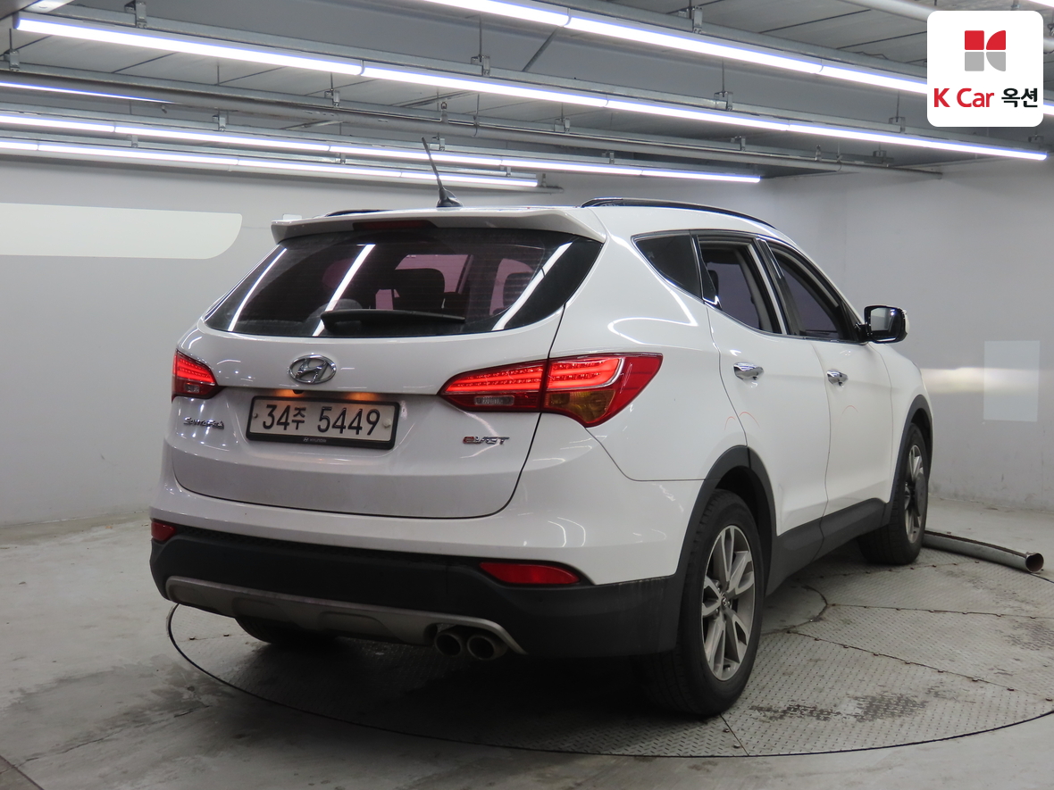 Hyundai Santa Fe 2013 - Image 2