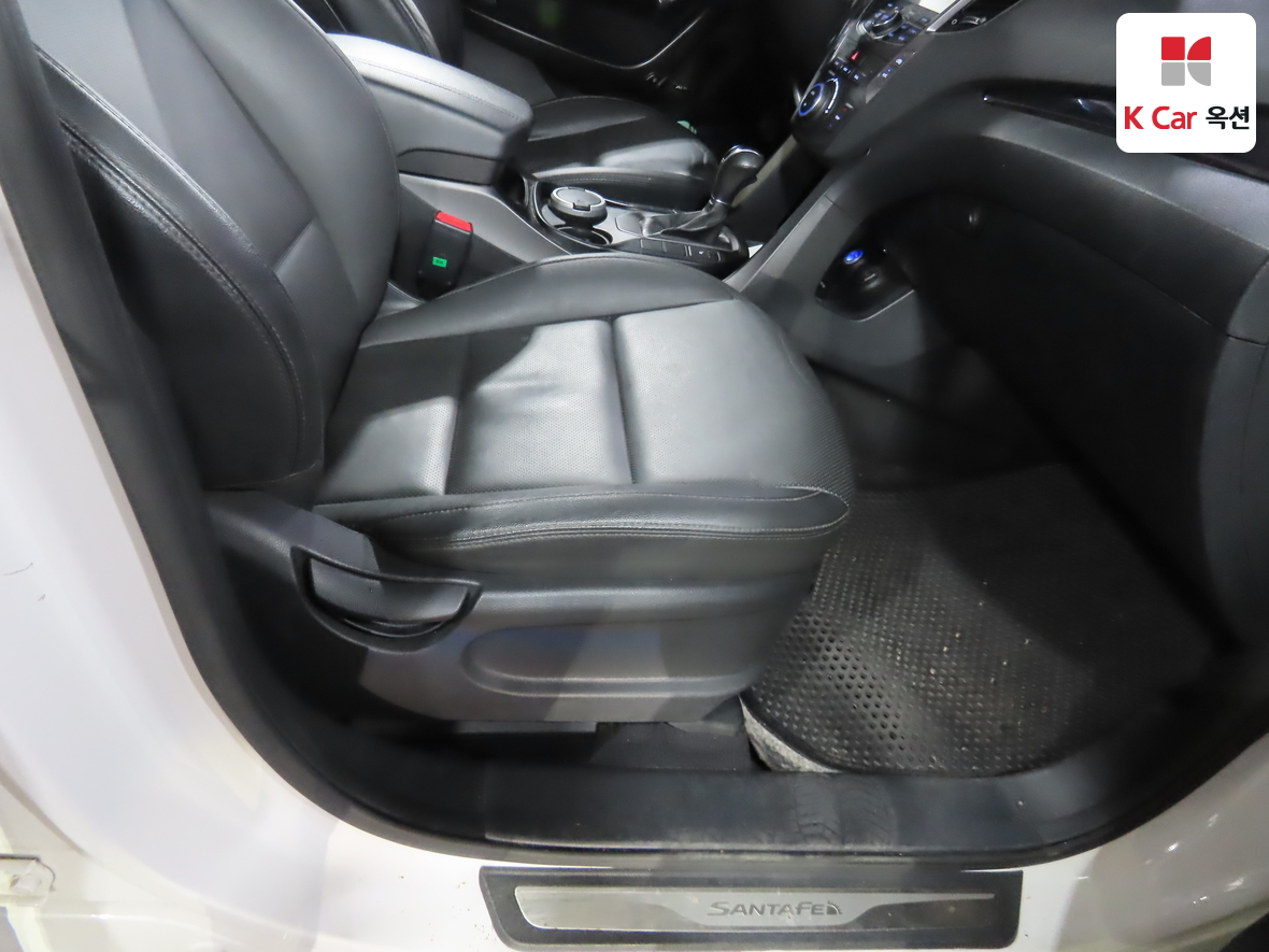 Hyundai Santa Fe 2013 - Image 32
