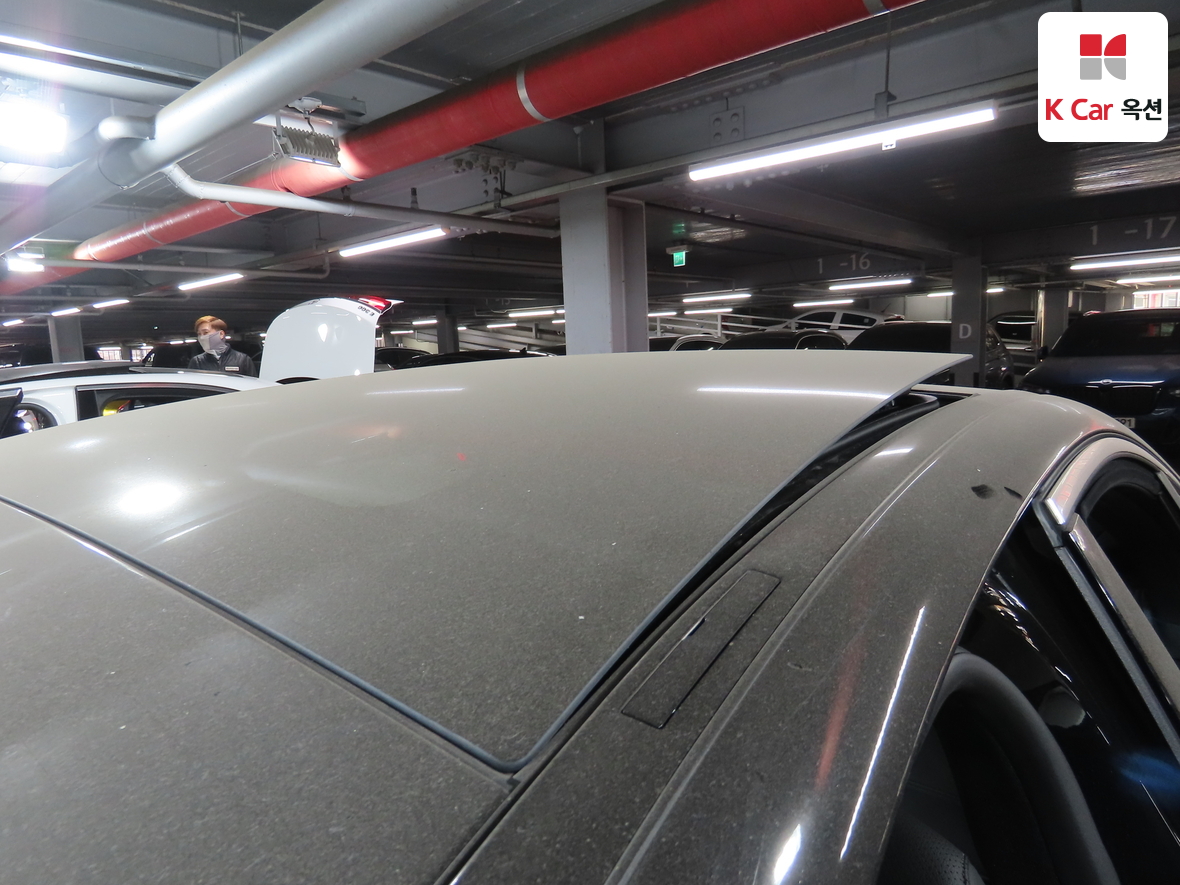 Mercedes-Benz C-Class 2025 - Image 22