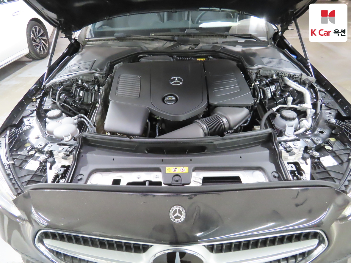 Mercedes-Benz C-Class 2025 - Image 35