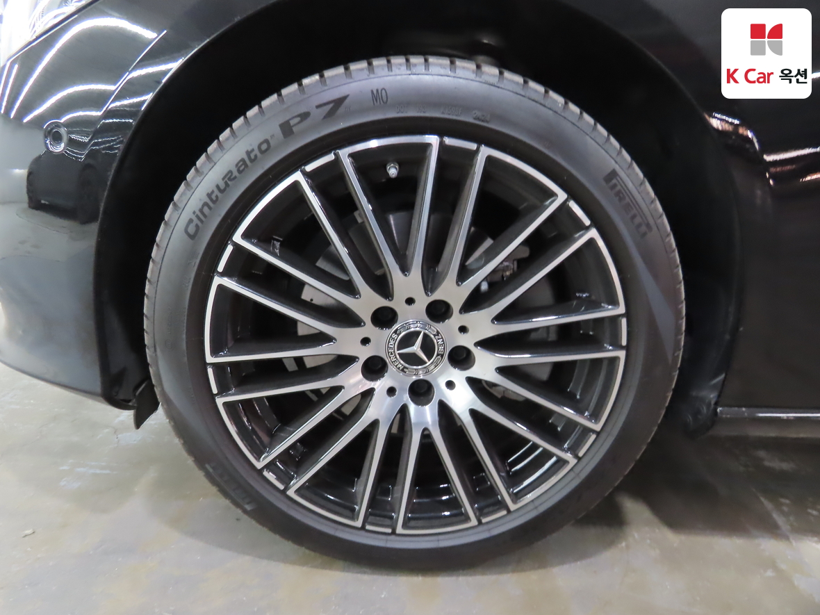 Mercedes-Benz C-Class 2025 - Image 41