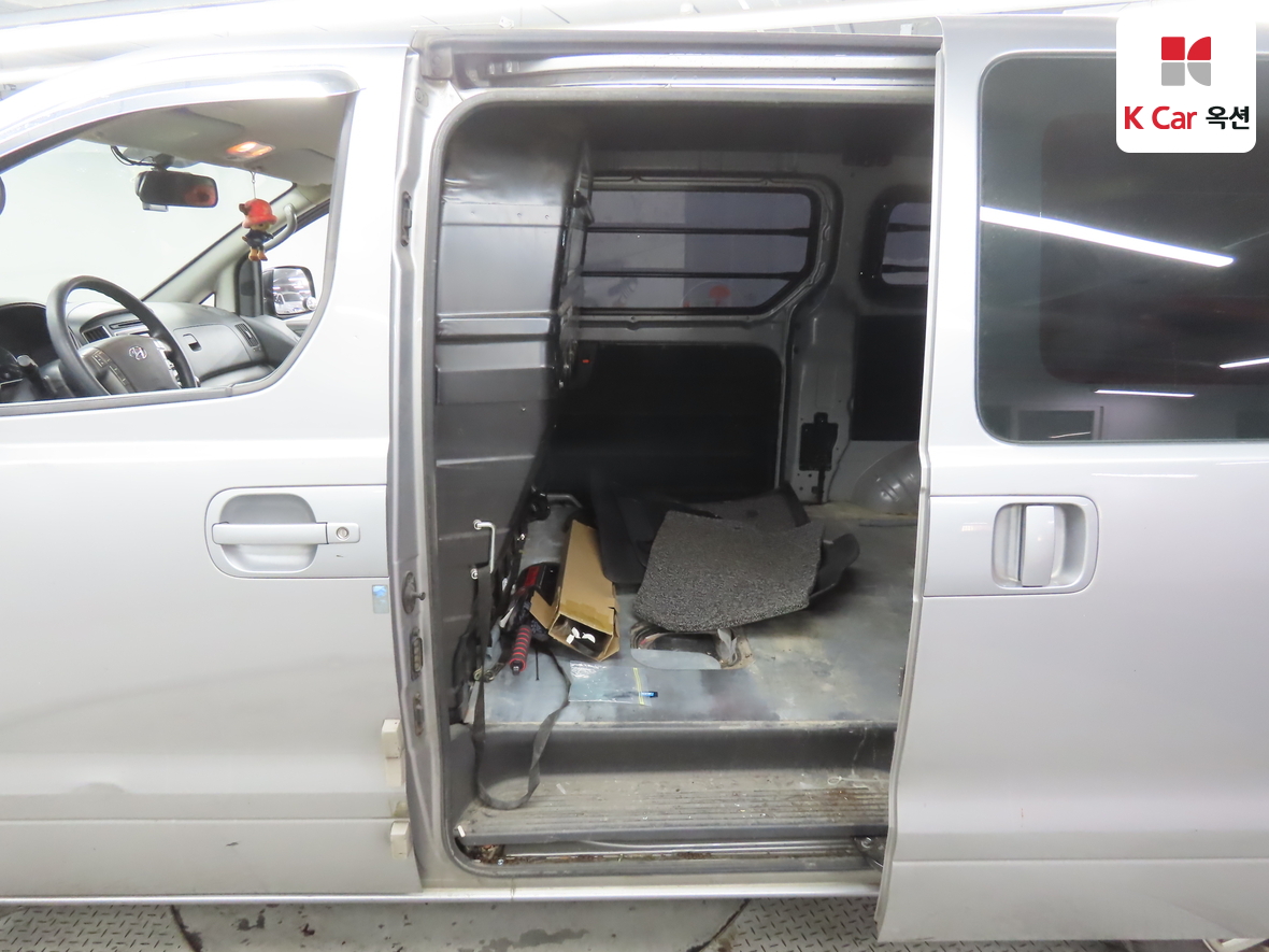 Hyundai Grand Starex 2018 - Image 22