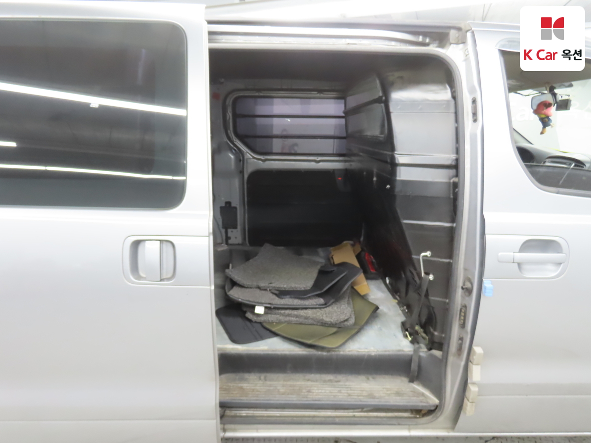 Hyundai Grand Starex 2018 - Image 24