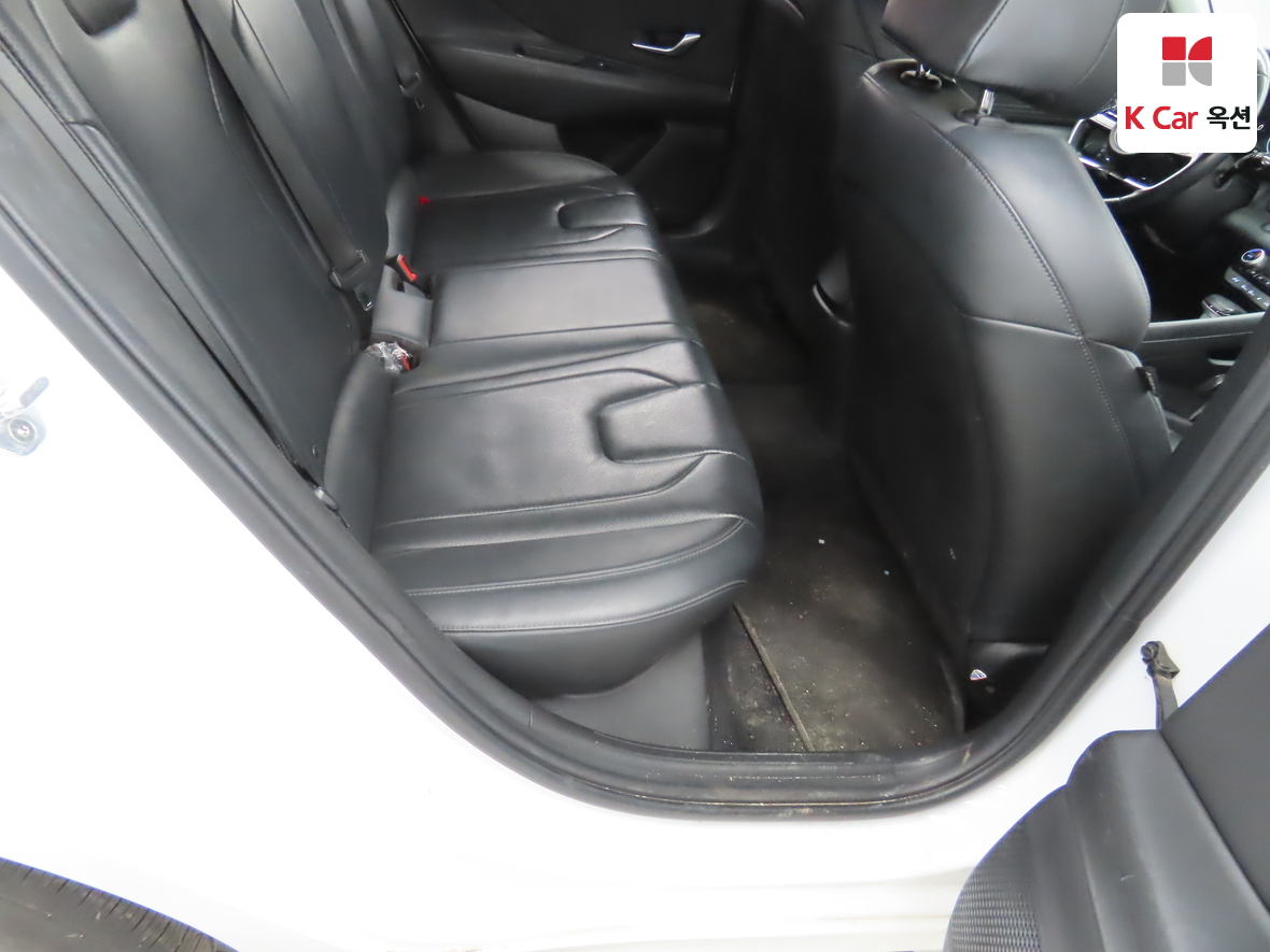 هيونداي إلانترا 2021 - صورة 27