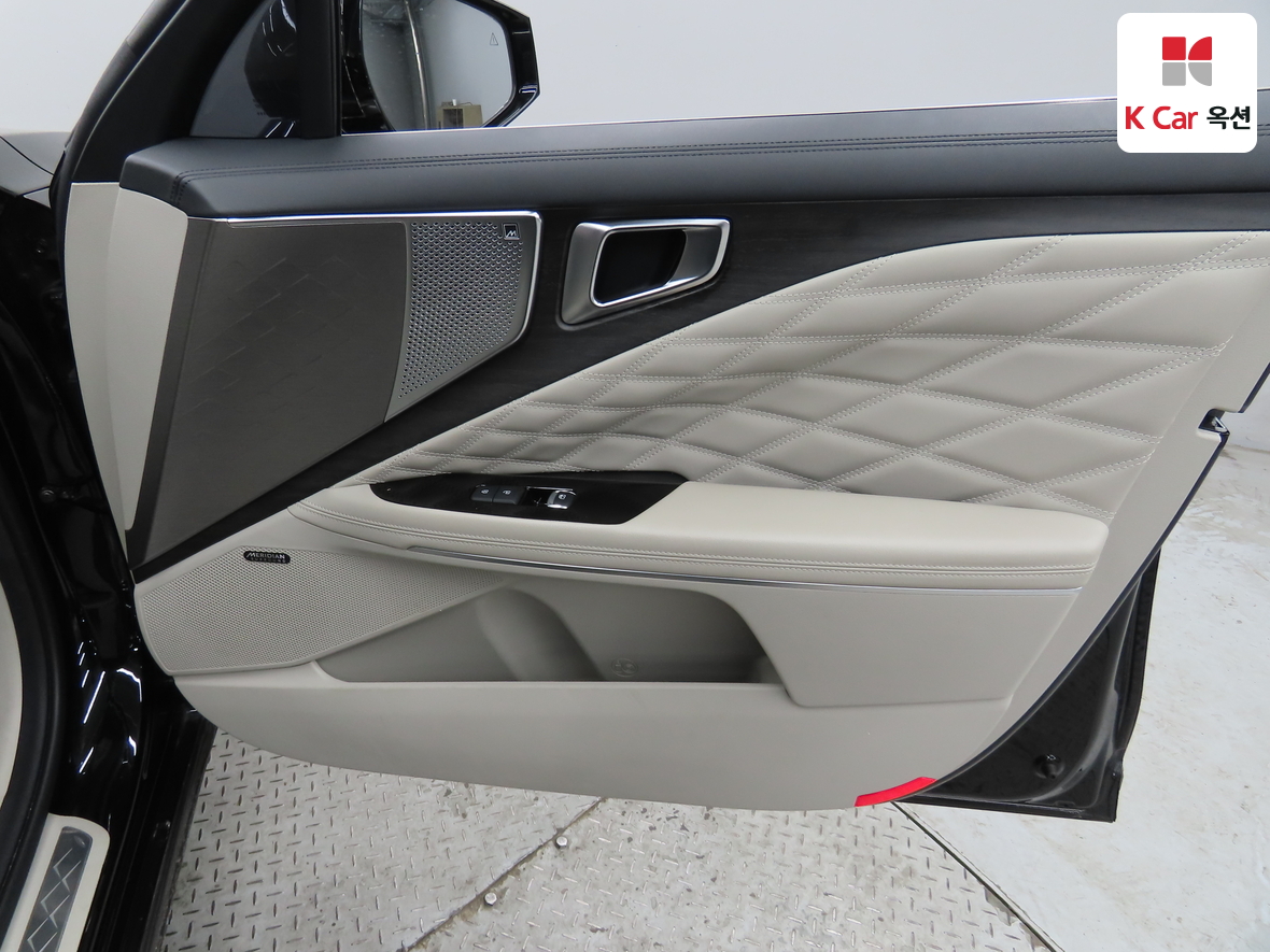 Kia K8 2022 - Image 30