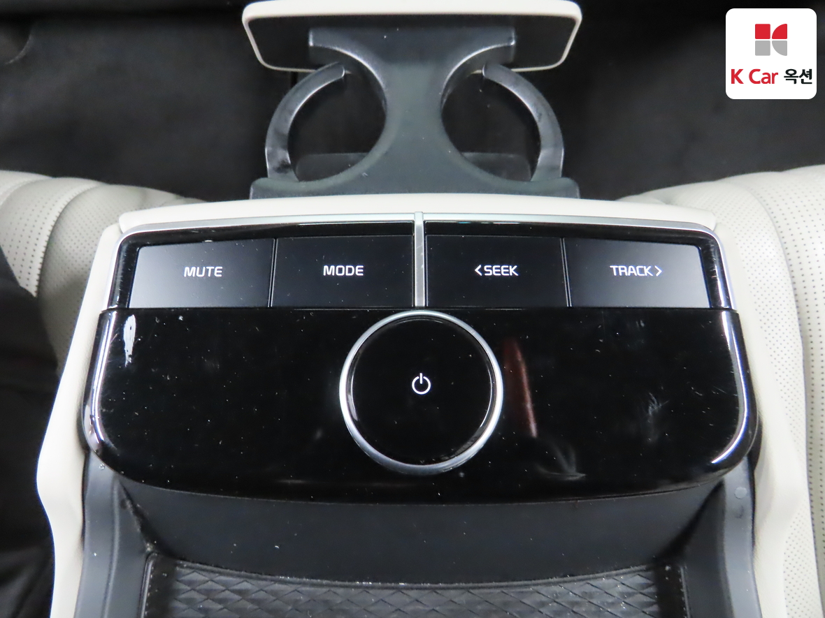 Kia K8 2022 - Image 24