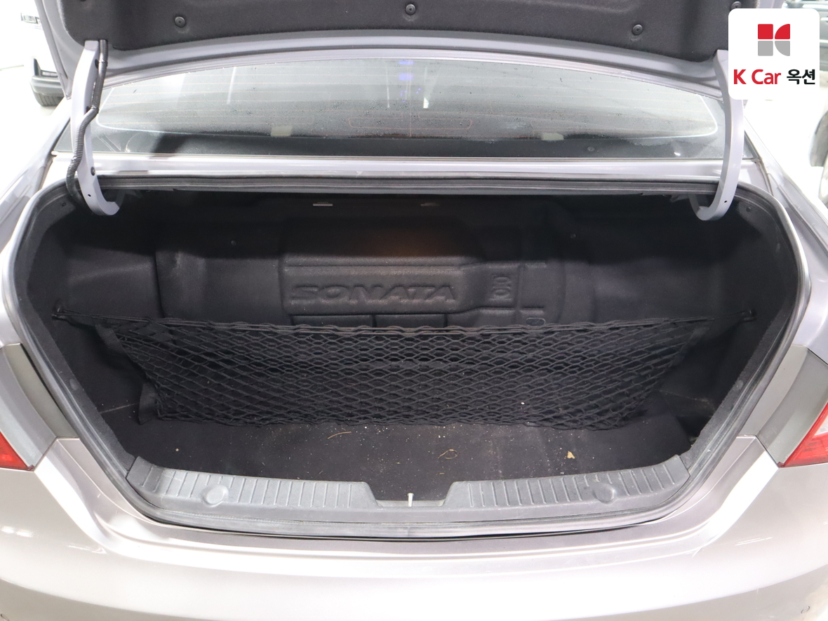 Hyundai Sonata 2010 - Image 26