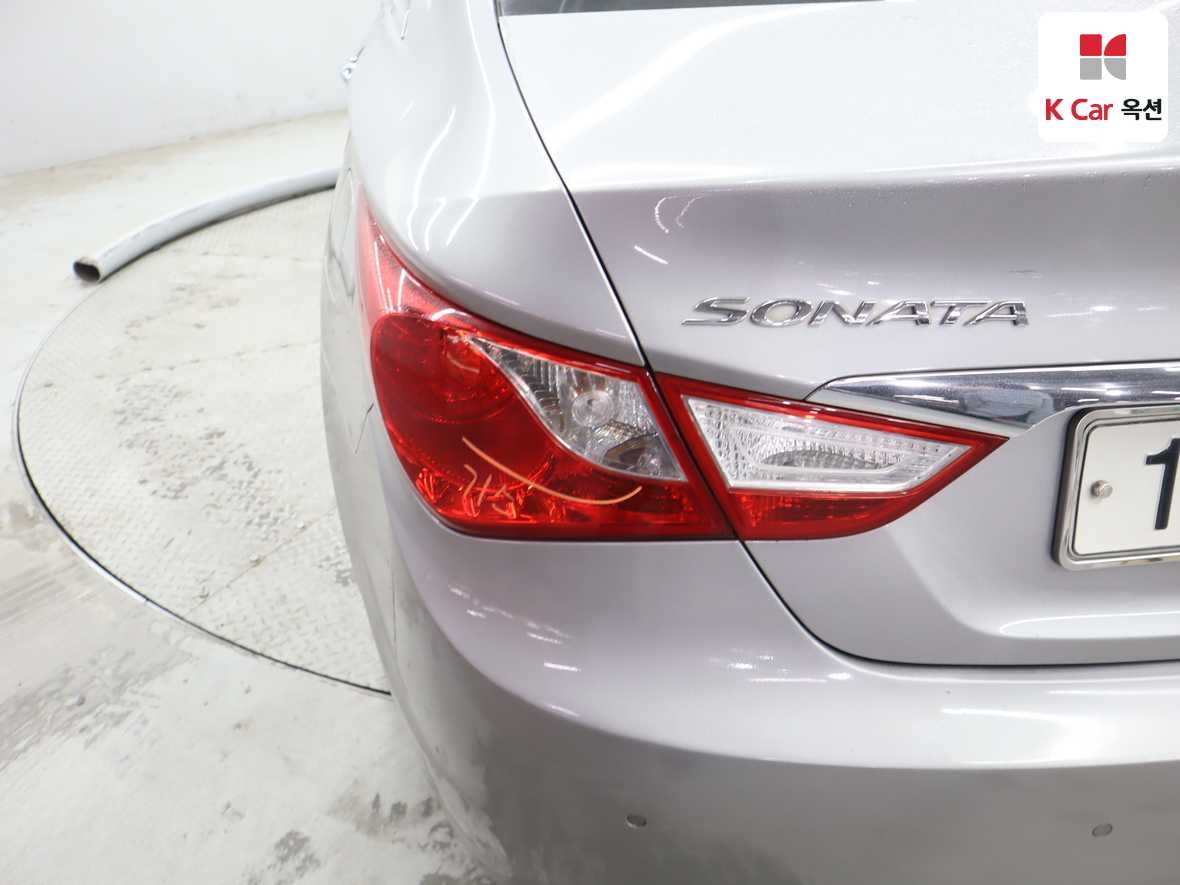 Hyundai Sonata 2010 - Image 39