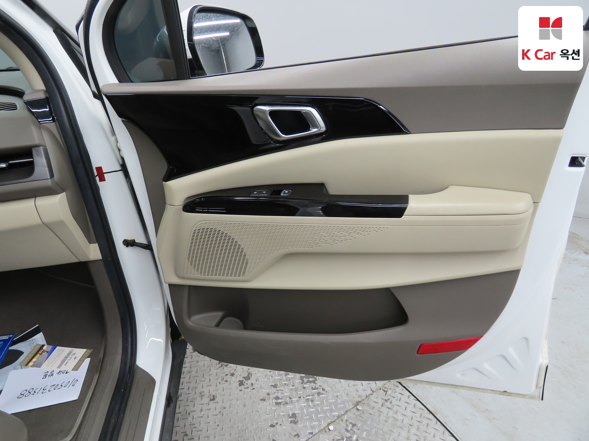 Kia Carnival 2021 - Image 28