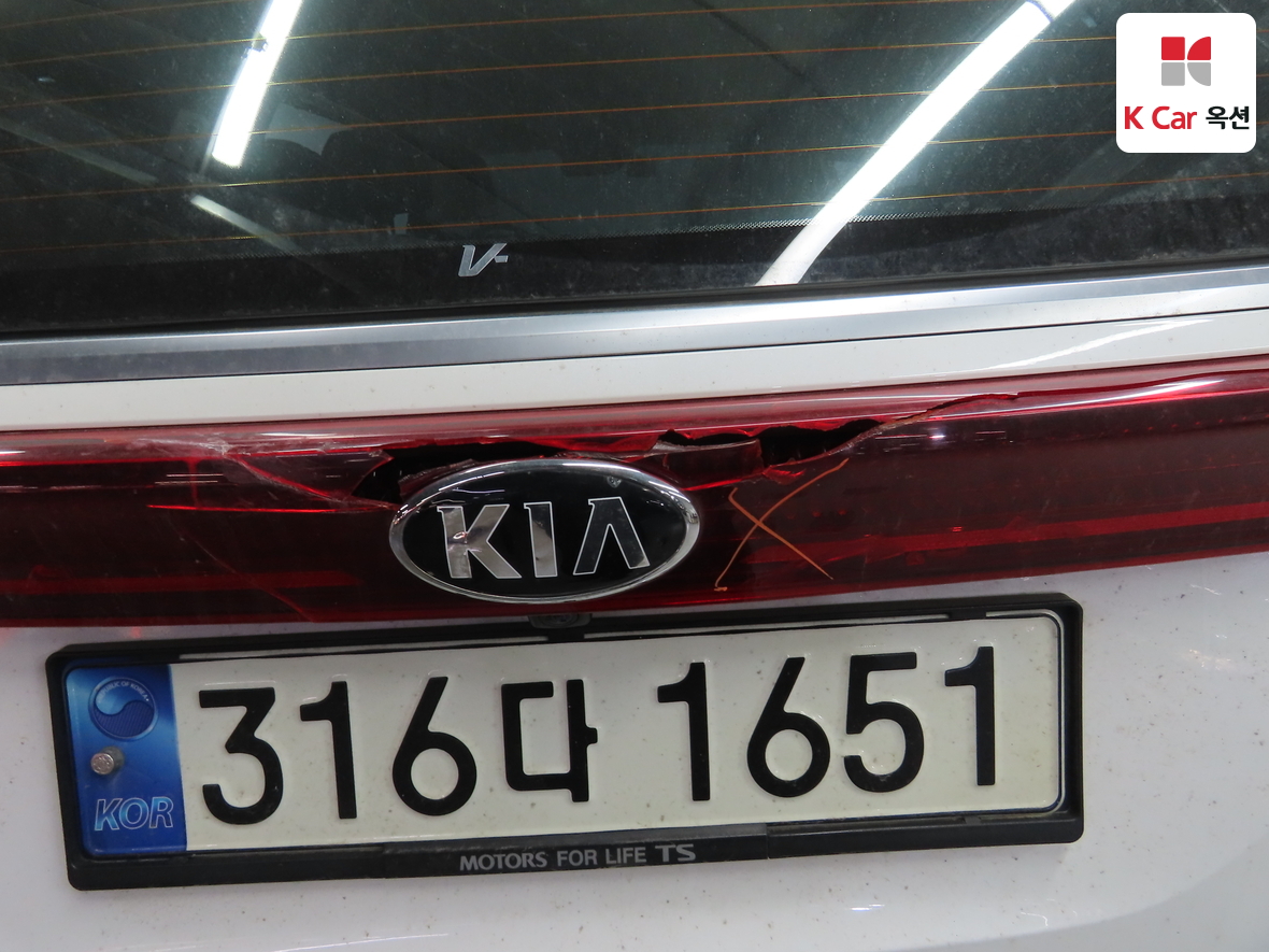 Kia Carnival 2021 - Image 44