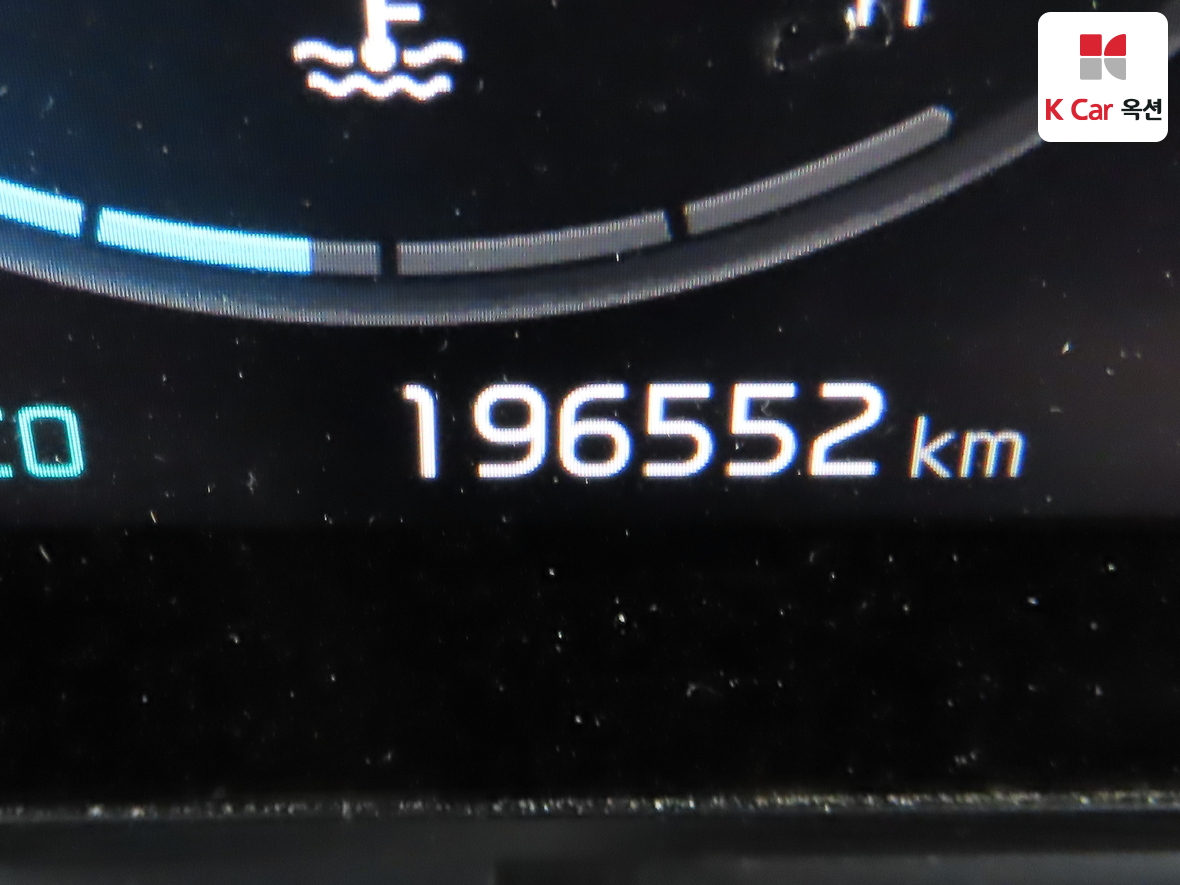 Kia Carnival 2021 - Image 4