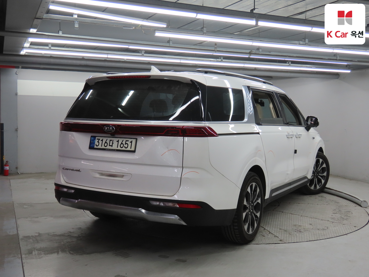 Kia Carnival 2021 - Image 2